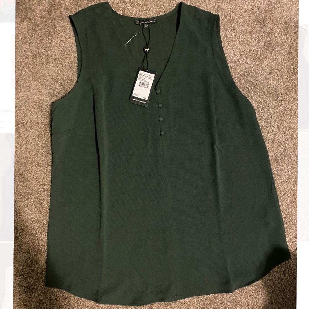 Sleeveless V-neck Blouse